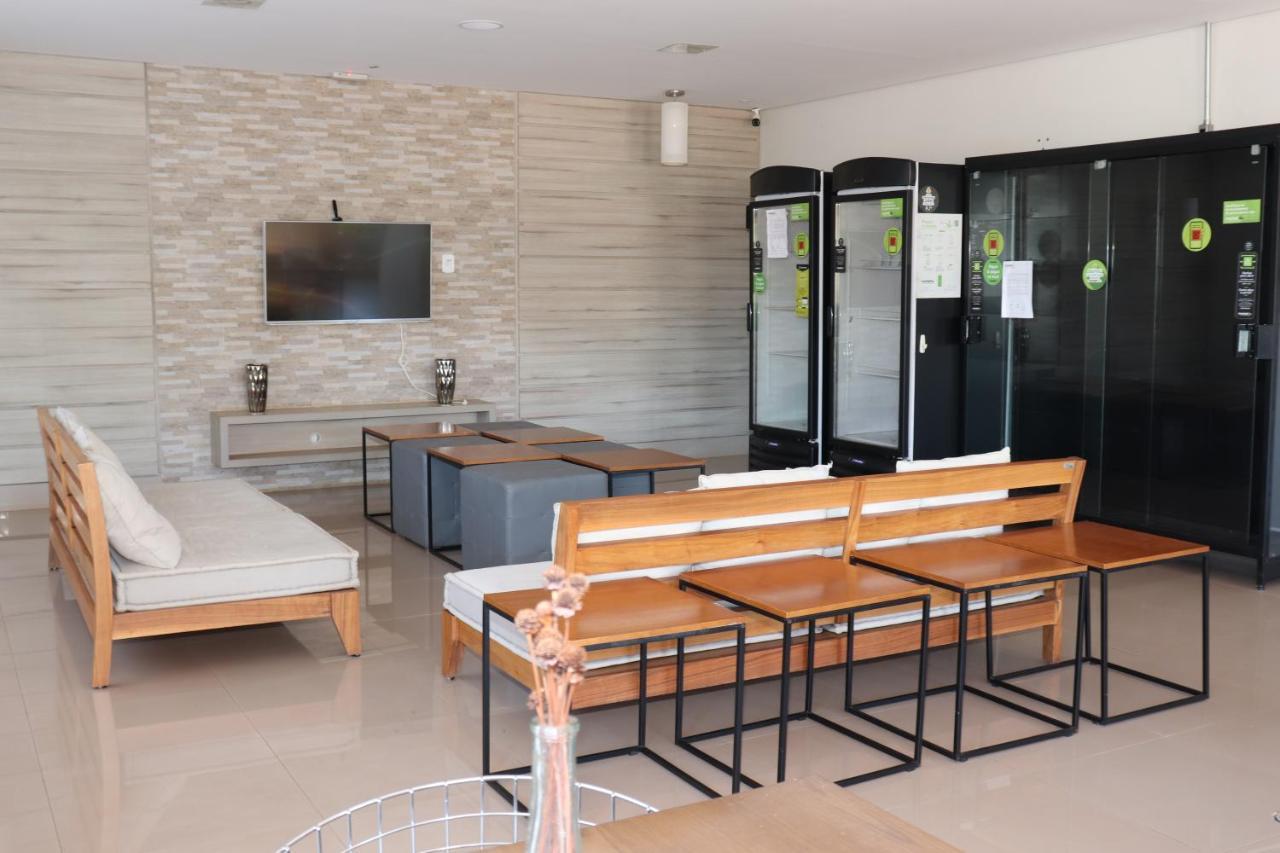 Flat Com Wifi, Pisicina E Estacionamento