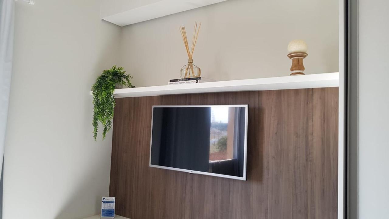 Flat Com Wifi, Pisicina E Estacionamento